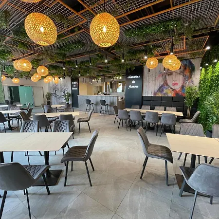 Parizs Garden Debrecen