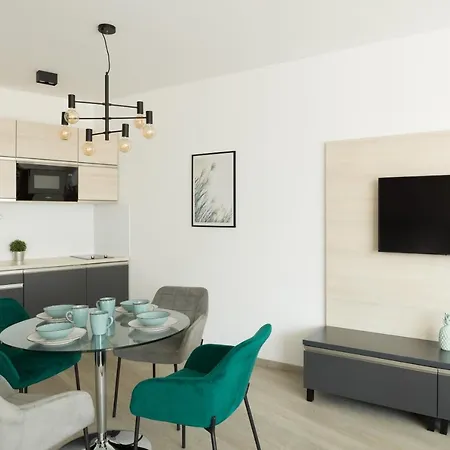 Ξενοδοχείο Parizs Garden 4*