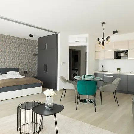 מלון Parizs Garden 4*