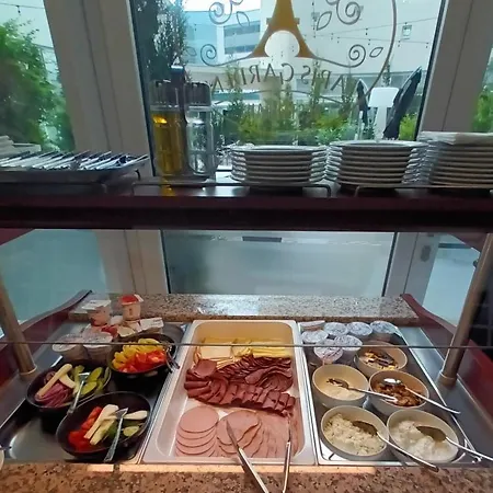 Parizs Garden Hotel