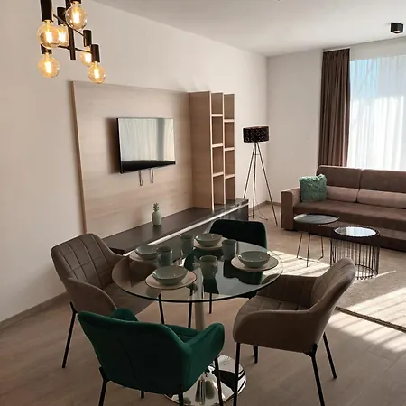 Parizs Garden 데브레첸