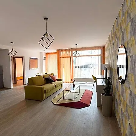 Ξενοδοχείο Parizs Garden 4*