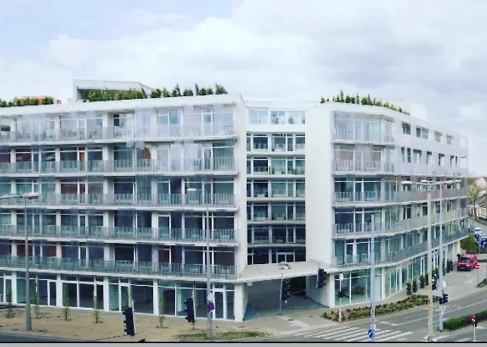 Parizs Garden 4*