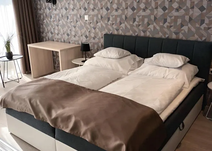 Parizs Garden 4* 데브레첸